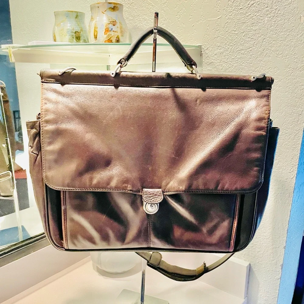 Kenneth Cole Reaction Chocolate Brown Leather Briefcase